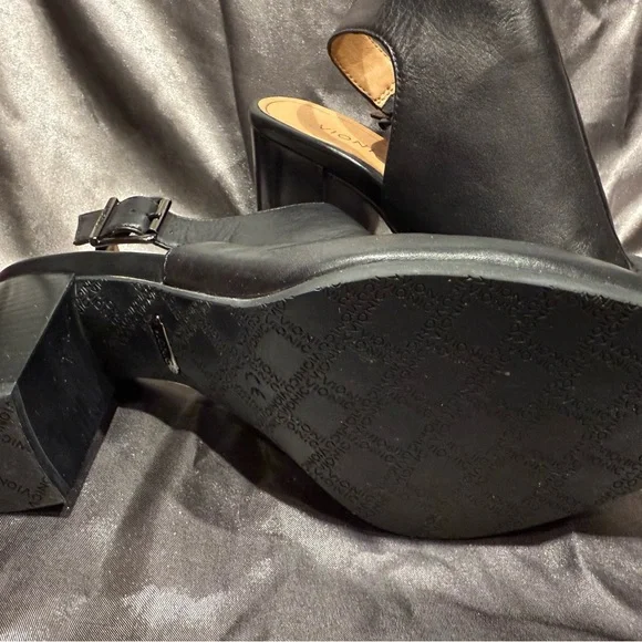 Vionic size 8.5 W 'Lacey' Black Leather Cutout Heeled Boots / Booties, Like New - Picture 3 of 10